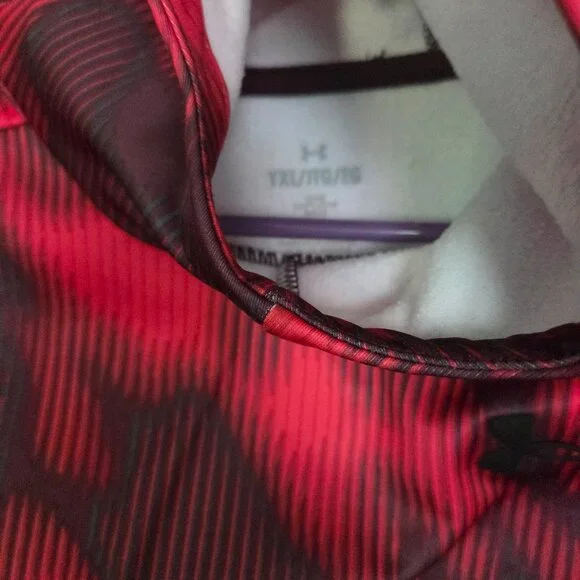 Unique Underarmor Pull Over Hoodie Size Youth XL - Picture 5 of 6